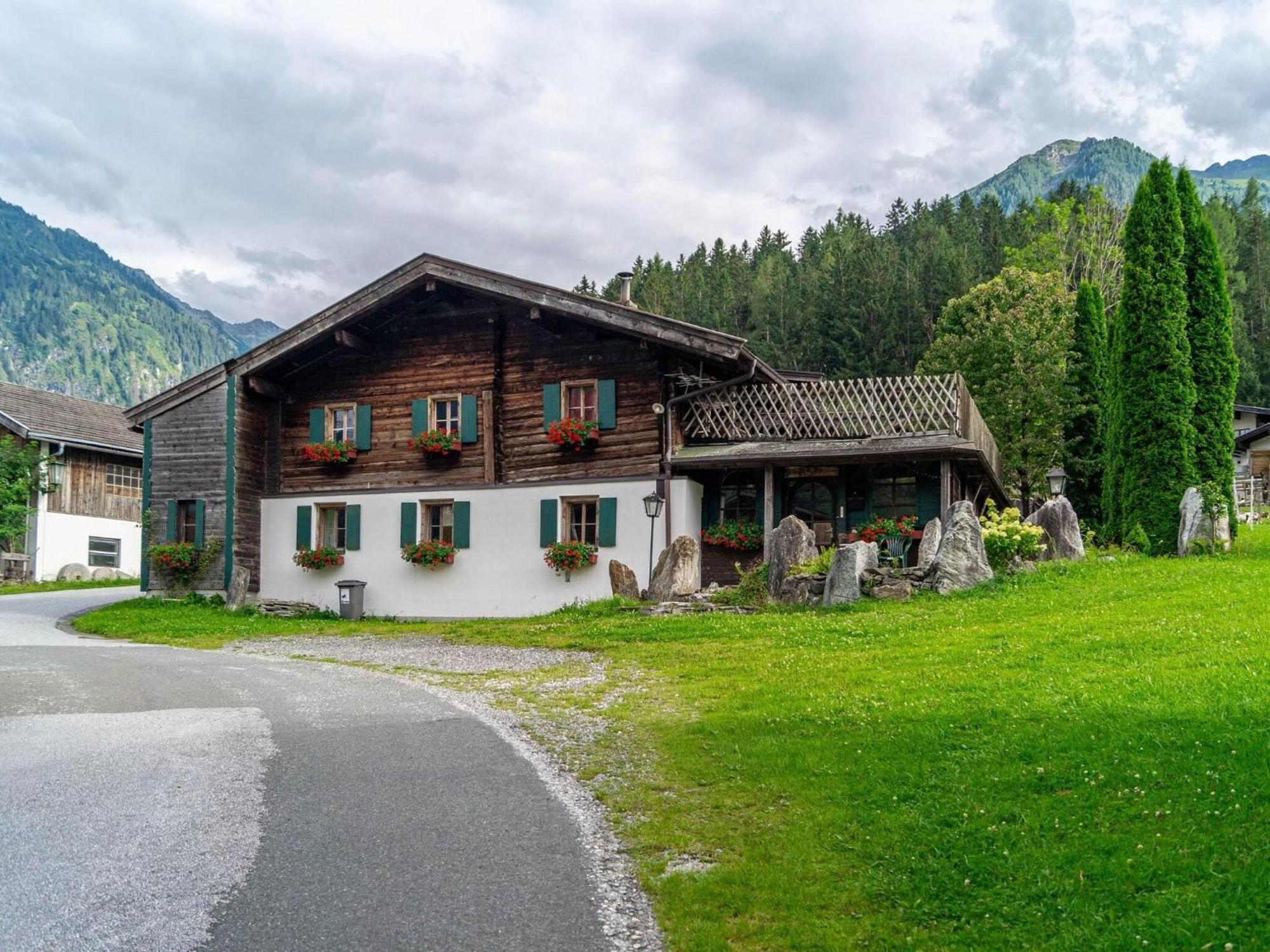 Rustic Farmhouse With Sauna In Bramberg Нойкирхен-ам-Гросфенедигер Экстерьер фото